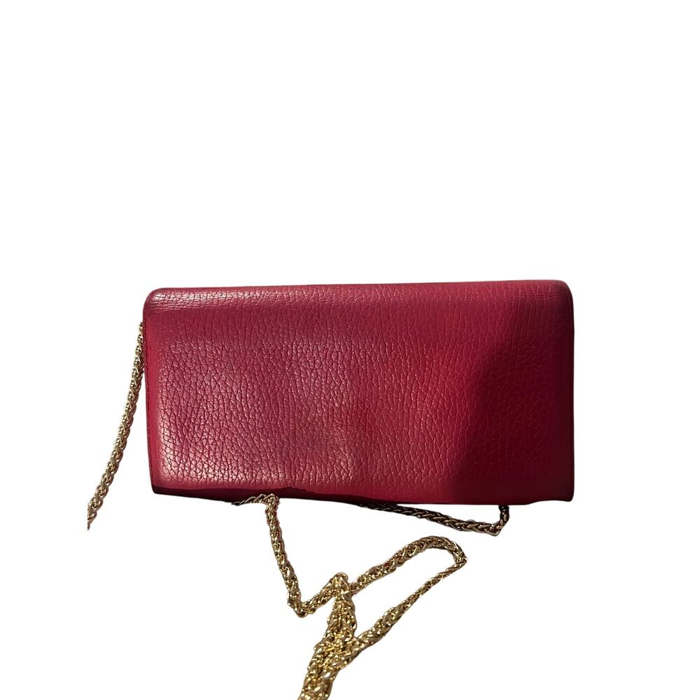 Gucci Swing Wallet on Chain (WOC) Fuchsia Pink Pebbled Leather